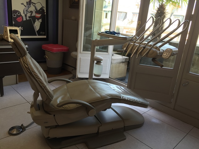 Mon fauteuil au sein de mon cabinet à Paris 16
